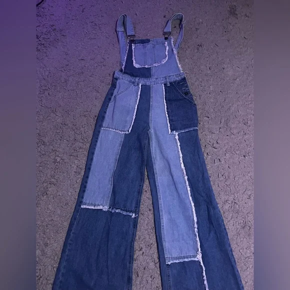 distressed jean overalls - Picture 2 of 3